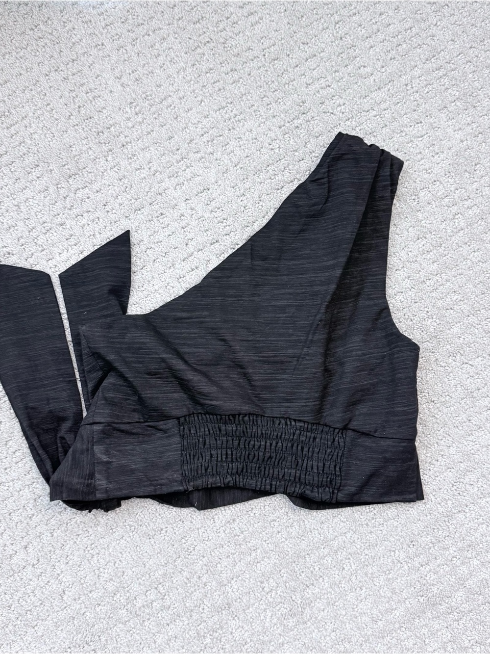 Asymmetric Black One-Shoulder Tie-Side Croptop - Picture 4 of 4